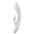 Satisfyer Double Flex - vibrator s rukom za klitoris s upravljanjem putem aplikacije (bijeli)