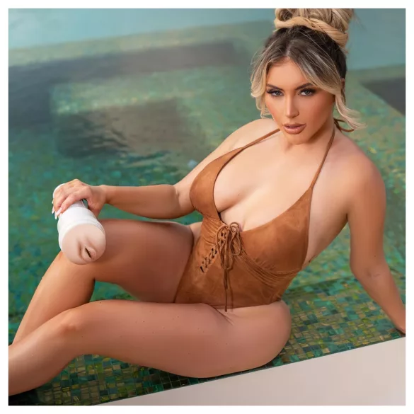 Fleshlight Kayley Gunner - masturbator realistična vagina - natur