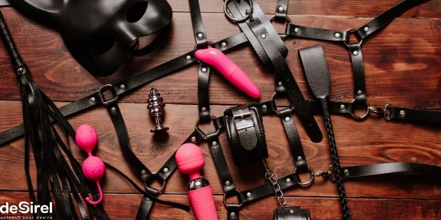 Kolekcija BDSM dodataka: kožne lisice, užad i povez za oči – Desirel Online Sex Shop